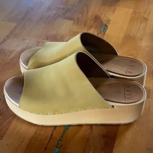 Bryr Norma Slides in Fennel sz 7